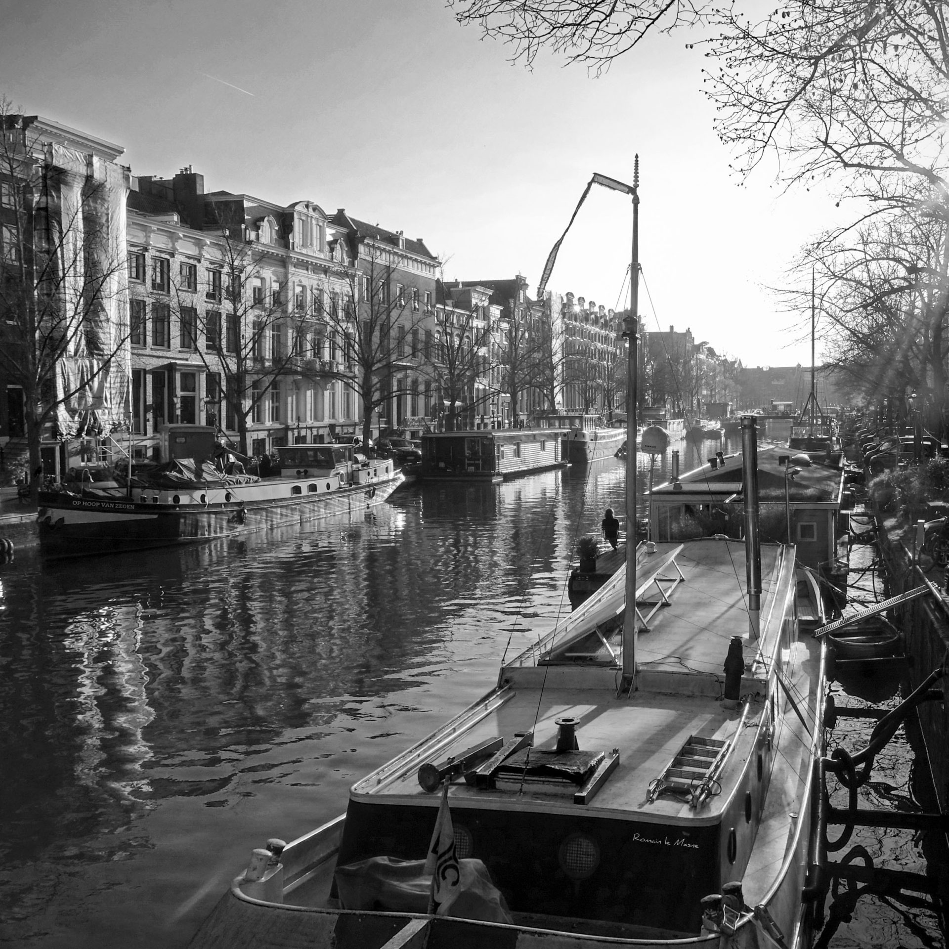 Back light on the canal - Amsterdam - Apr17 (1x1)